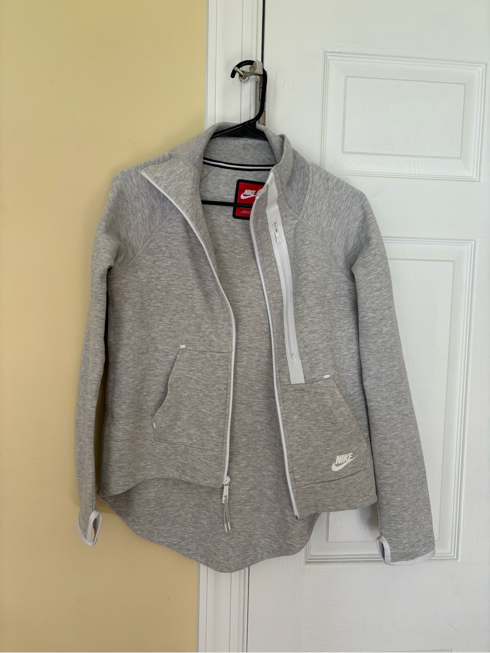 Nike Women's Light Gray Full-Zip Bomber Jacket